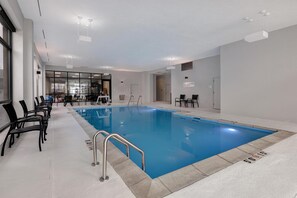 Indoor pool - DoubleTree by Hilton Davenport (Davenport)