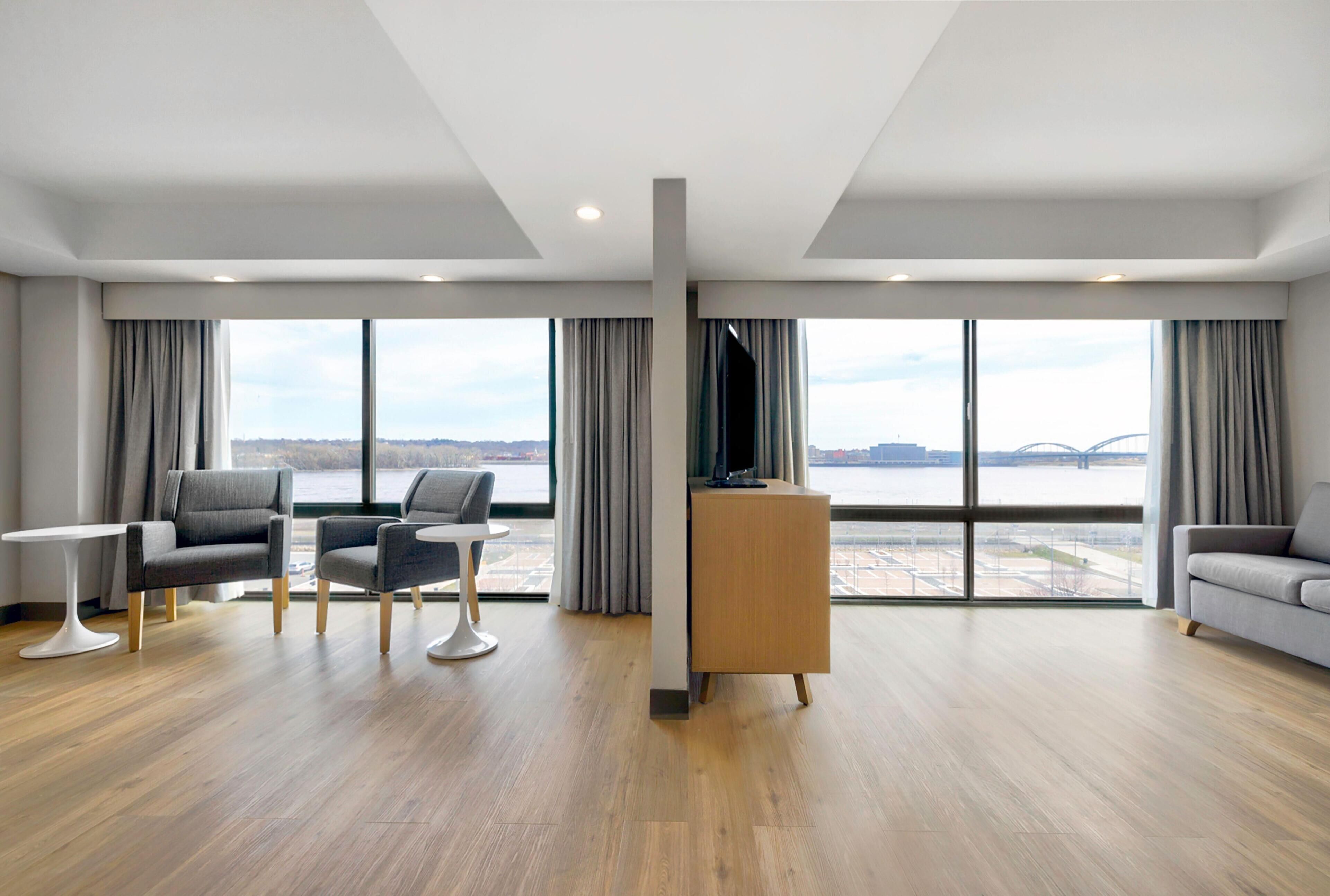 Suite, 1 King Bed | Living area | TV, pay movies