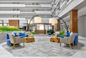 Lobby - DoubleTree by Hilton Davenport (Davenport)