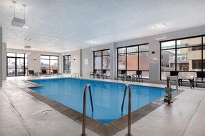 Pool - DoubleTree by Hilton Davenport (Davenport)