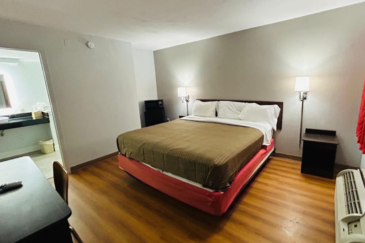 1 bedroom, desk, iron/ironing board, free WiFi