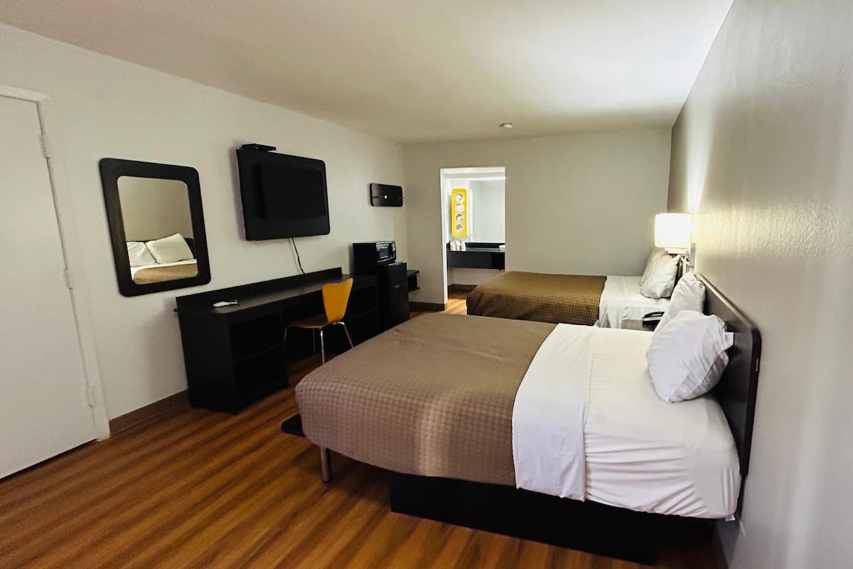 1 bedroom, desk, iron/ironing board, free WiFi
