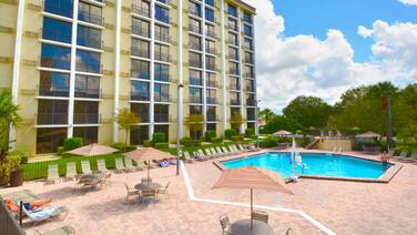 Rosen Inn, closest to Universal