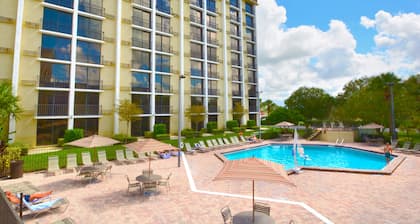 Rosen Inn, closest to Universal
