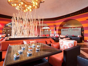 Bar (trong khuôn viên)