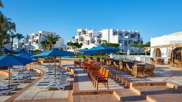 Minibar, coffres-forts dans les chambres, fer et planche Ă repasser