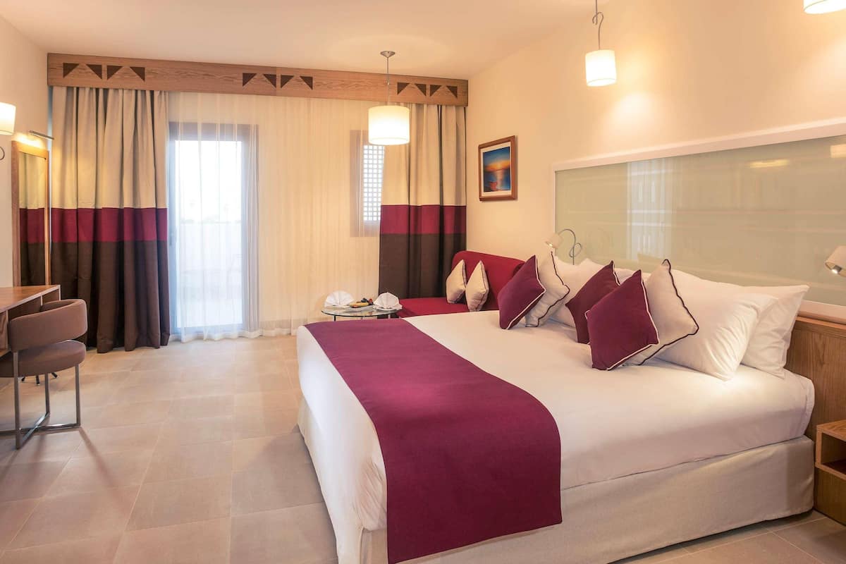 Camera Superior, 1 letto matrimoniale (Garden Side) | Minibar, una cassaforte in camera, ferro/asse da stiro, lenzuola