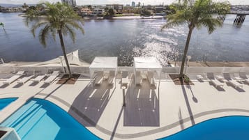 Outdoor pool, free cabanas, pool umbrellas