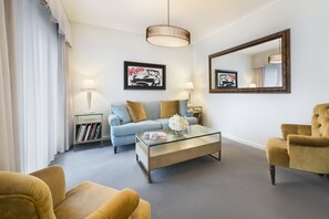 Living room - Luxe Rodeo Drive Hotel (Beverly Hills)