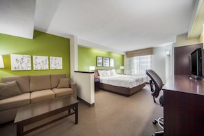 Premium bedding, in-room safe, iron/ironing board