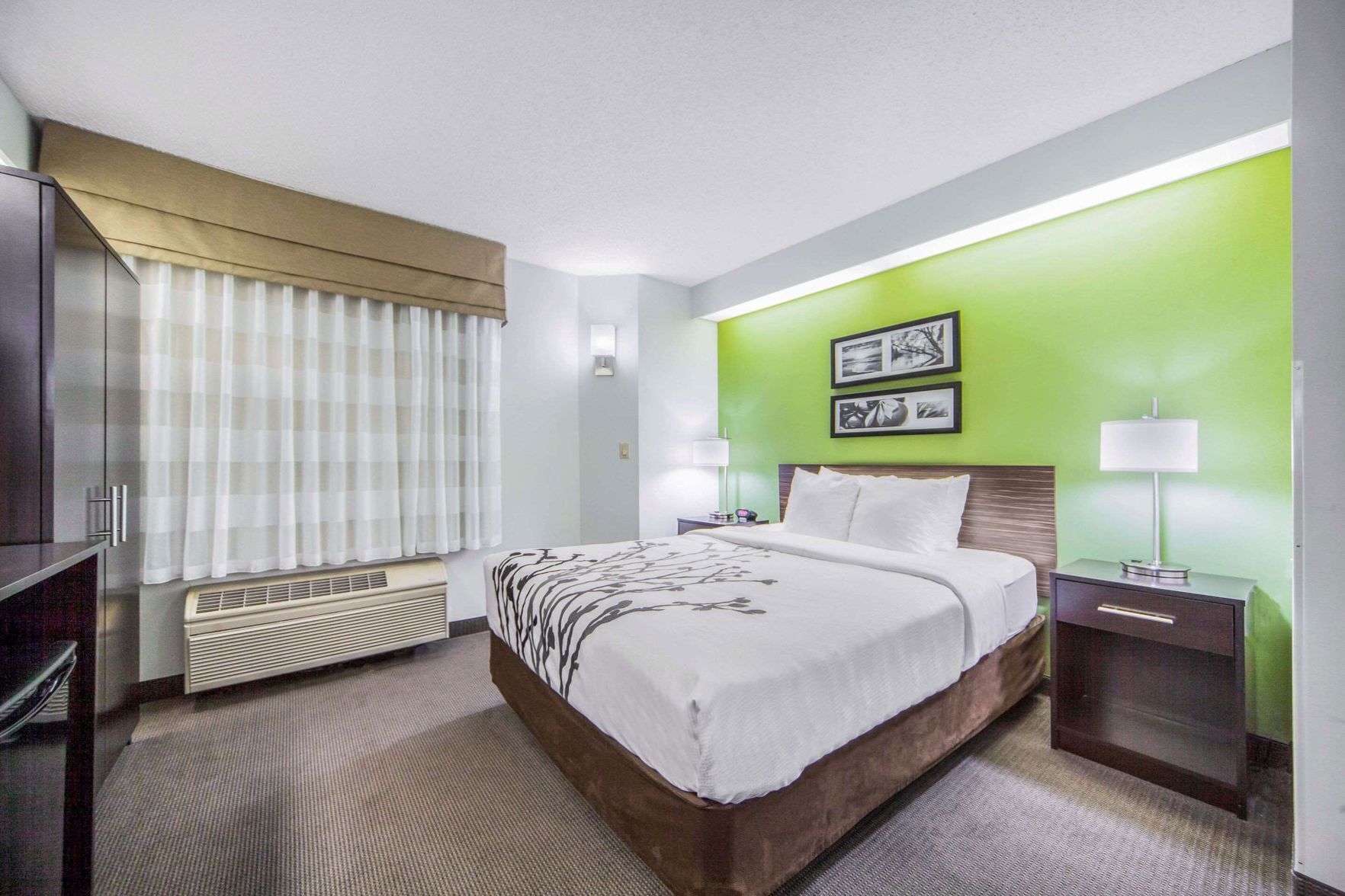 Premium bedding, in-room safe, iron/ironing board, free cots/infant beds