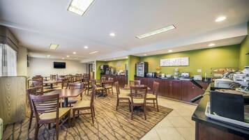 Tägliches inbegriffenes kontinentales Frühstück