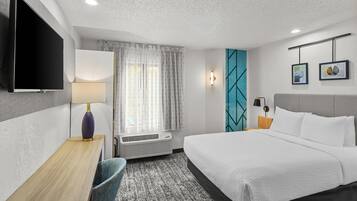 Room, 1 Queen Bed, Accessible, Non Smoking (Accessible Tub) | Desk, blackout drapes, iron/ironing board, cribs (free)
