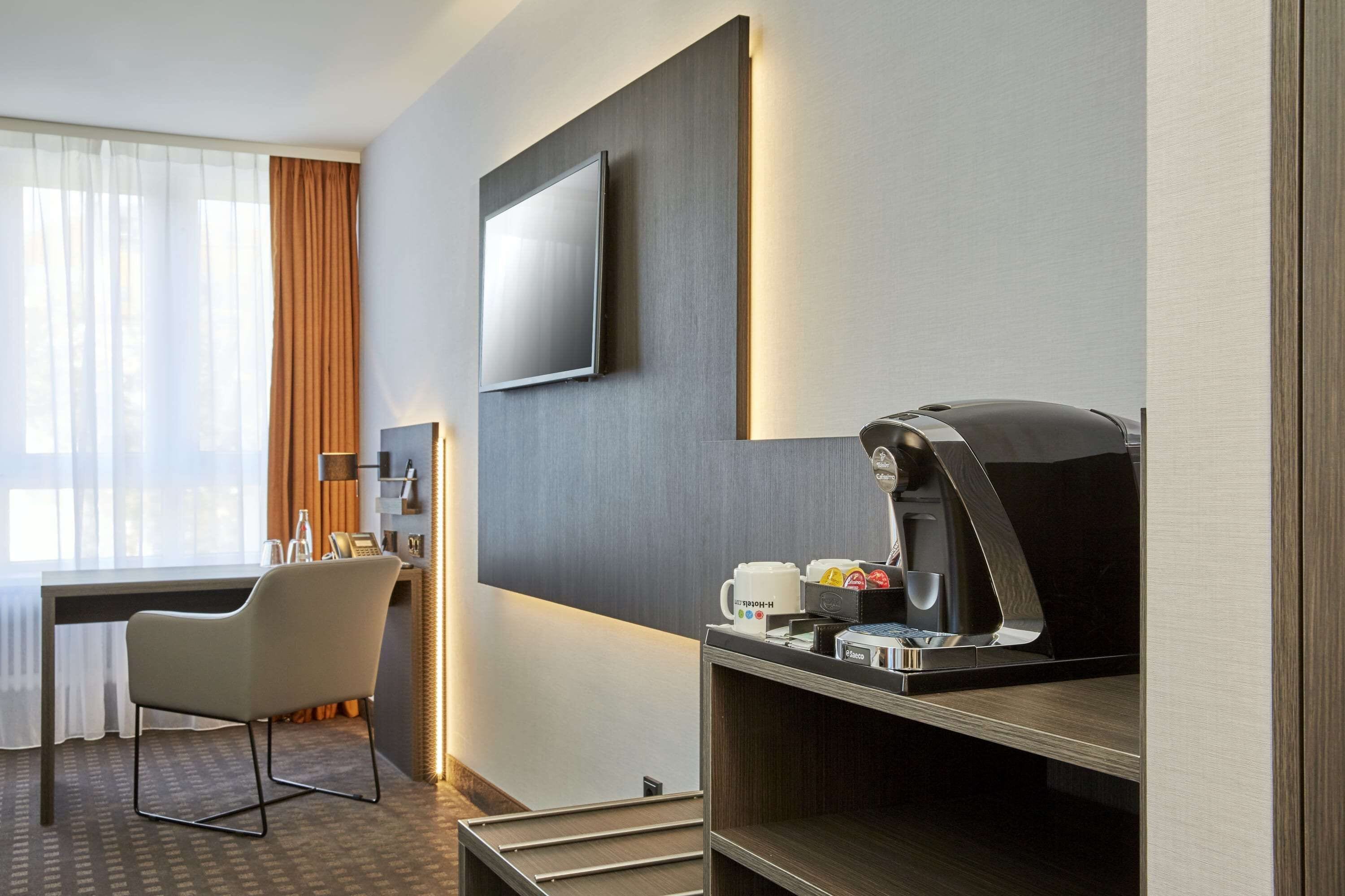 1 bedroom, pillow-top beds, in-room safe, desk