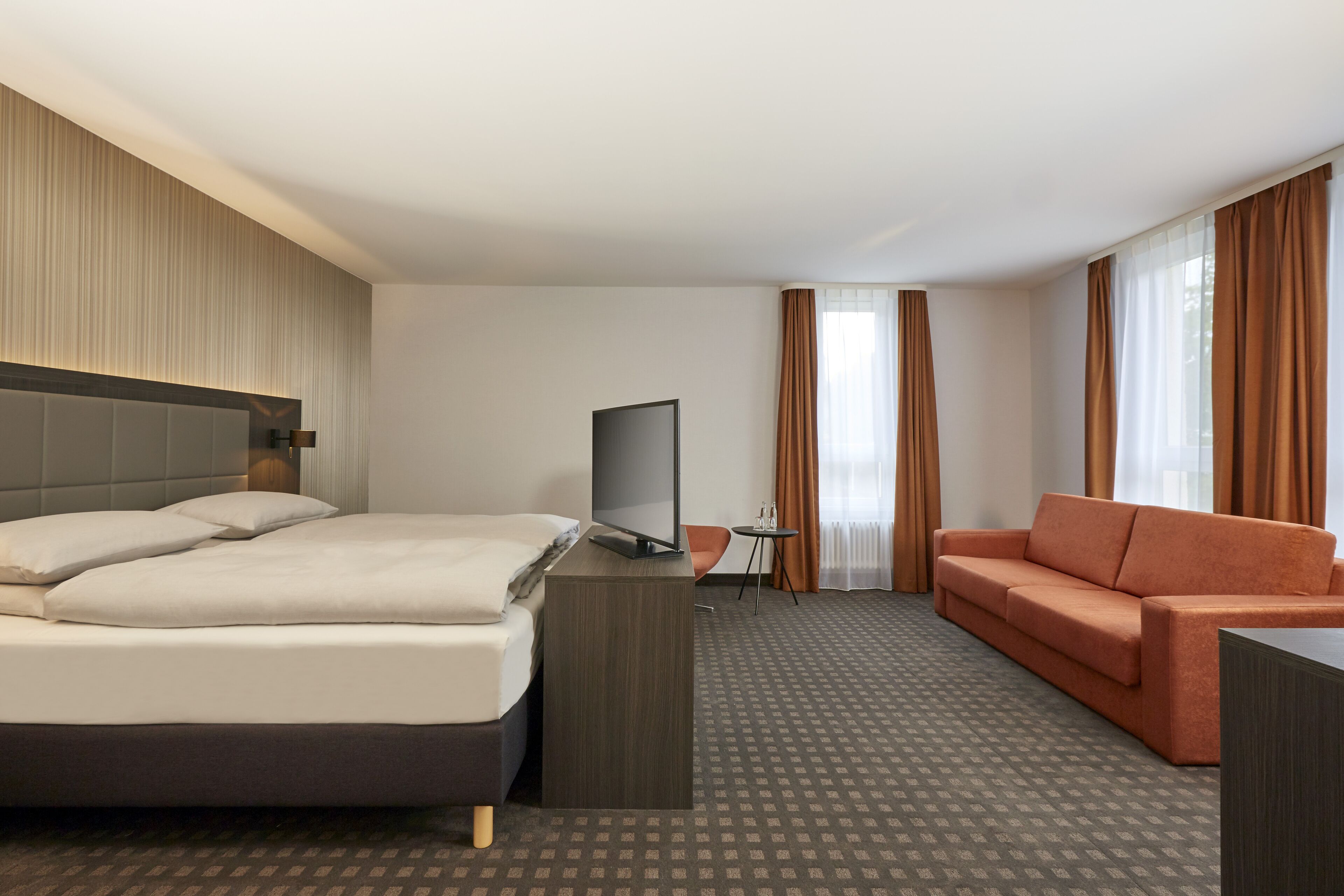 junior suite | 1 bedroom, pillow-top beds, in-room safe, desk