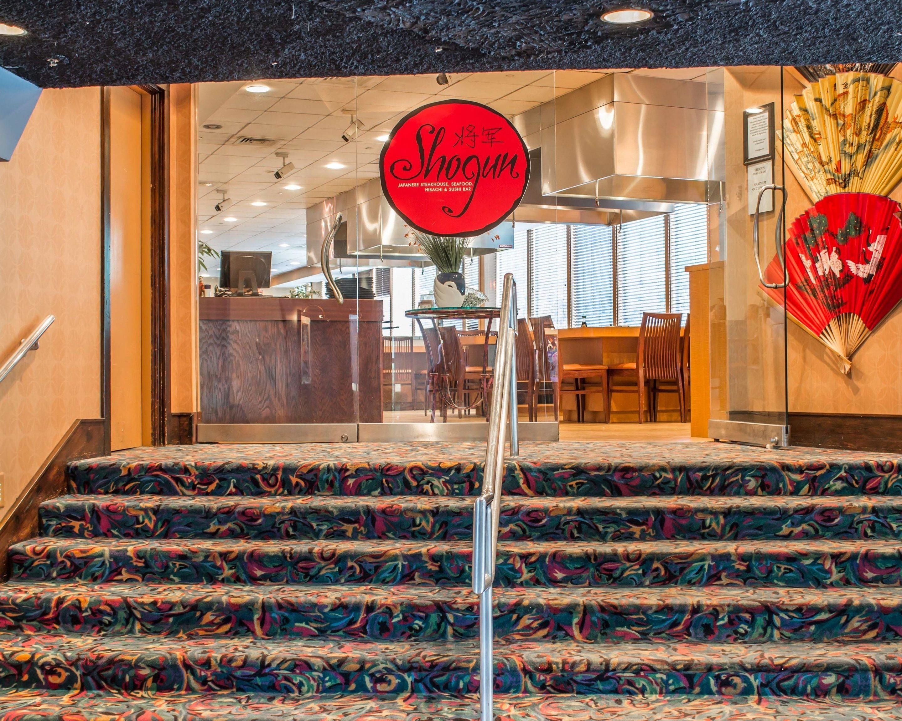 2 restaurants, breakfast, lunch, dinner served; american cuisine