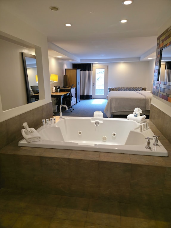 The Woodlands Reviews, Deals & Photos 2026 - Expedia The Woodlands Reviews, Deals & Photos 2026 - Expedia