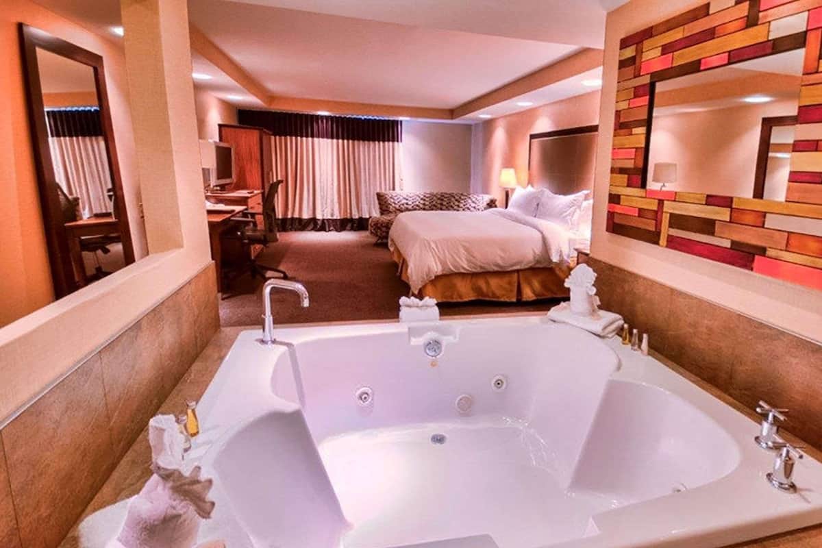 Premium Room | 1 bedroom, Egyptian cotton sheets, premium bedding, down comforters