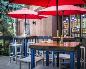 Daily buffet breakfast (USD 10.00 per person)