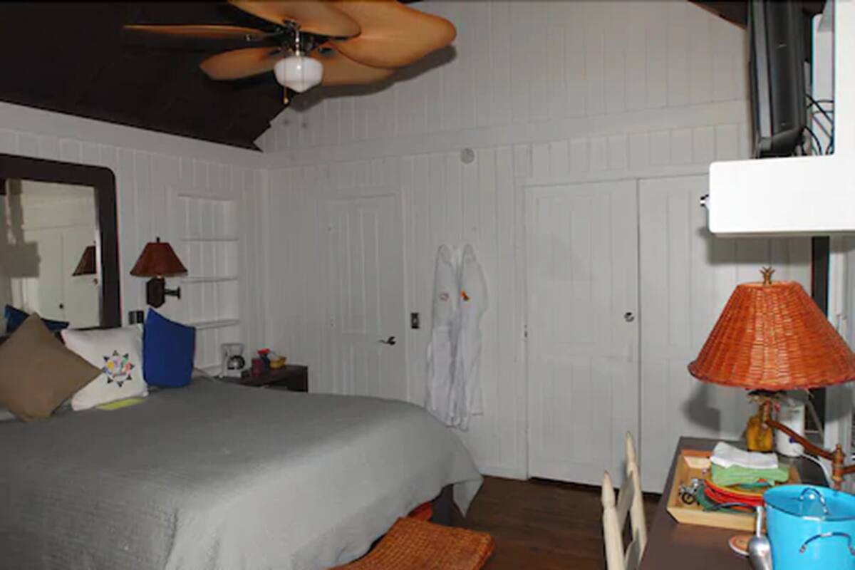 Standard Queen Room | Sábanas de algodón egipcio y ropa de cama de alta calidad