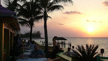 Breakfast, lunch served; local and international cuisine, ocean views