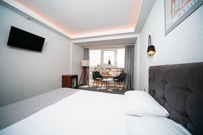 Superior Twin Room | Minibar, free WiFi