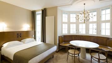 Ropa de cama de alta calidad y minibar