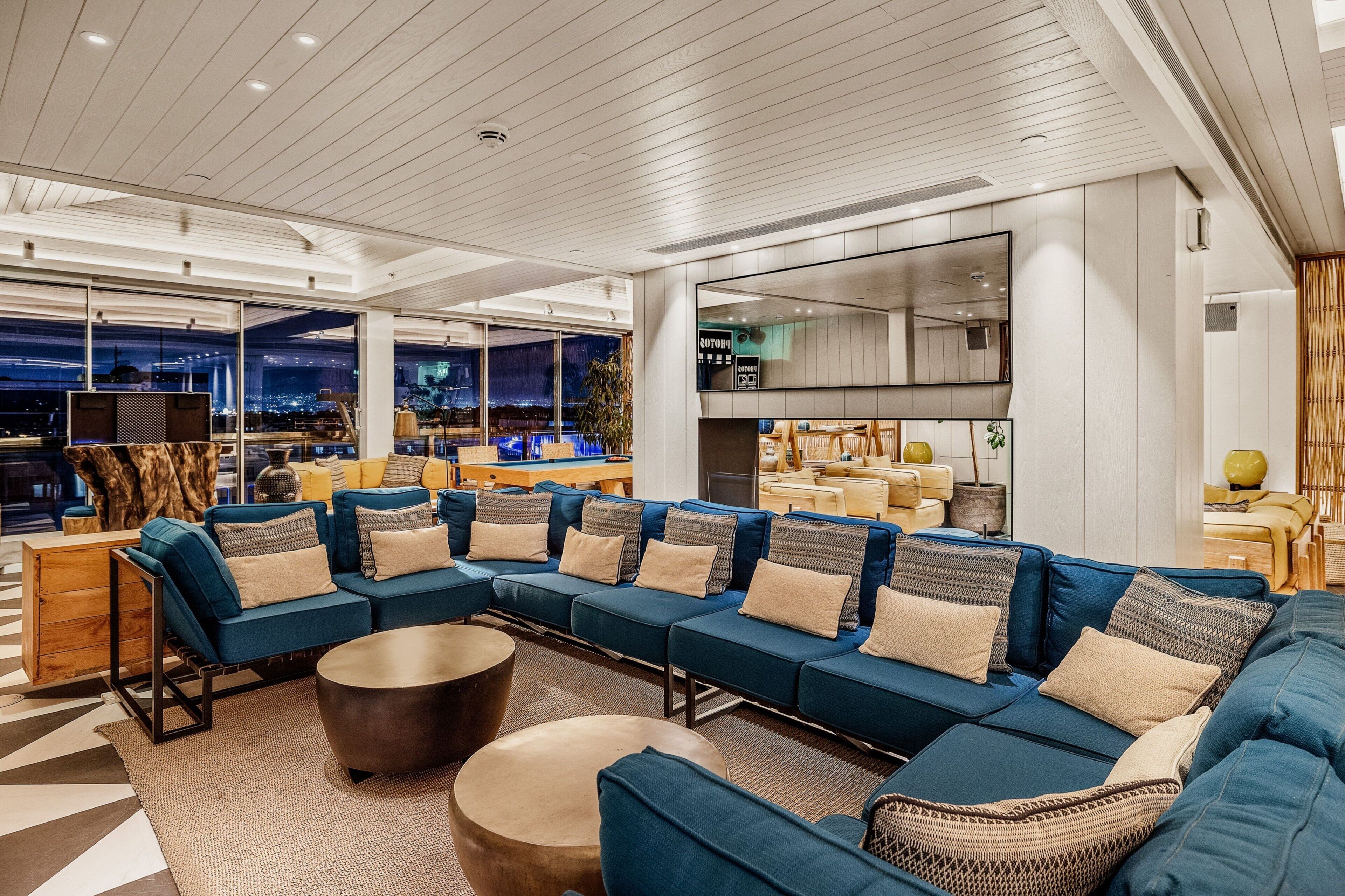 2 restaurants, breakfast, lunch, dinner served; mediterranean cuisine