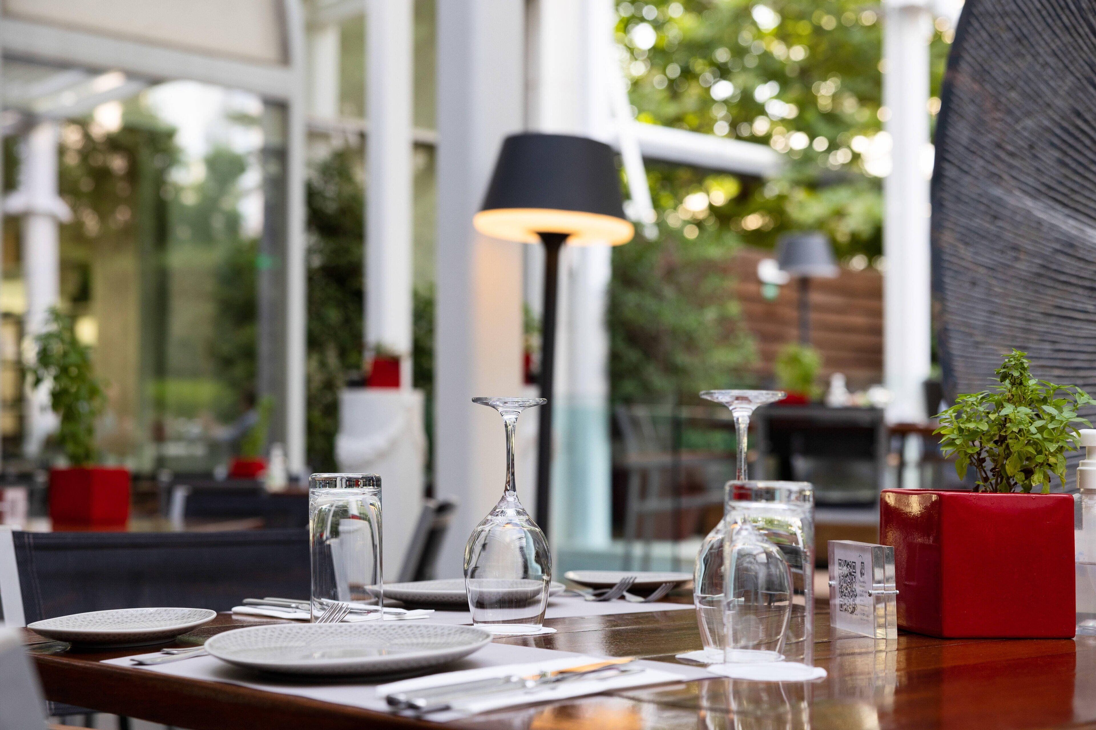 2 restaurants, breakfast, lunch, dinner served; mediterranean cuisine