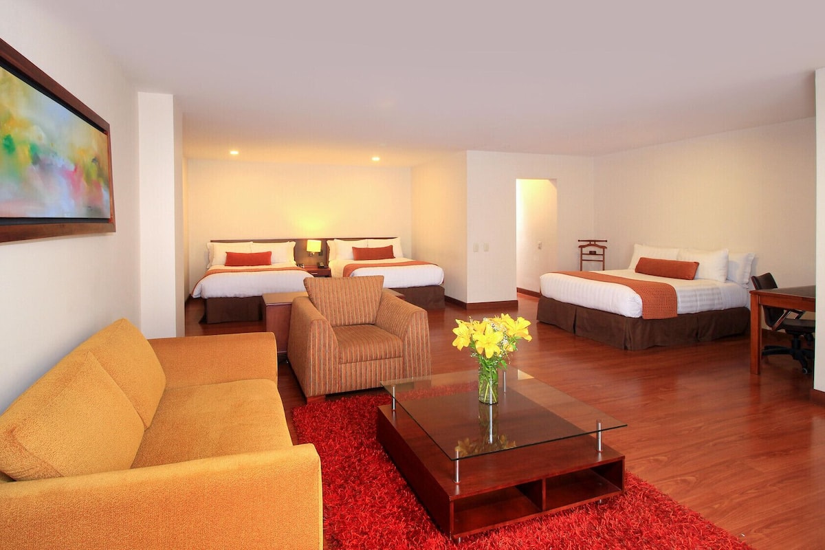 1 bedroom, premium bedding, down comforters, pillowtop beds