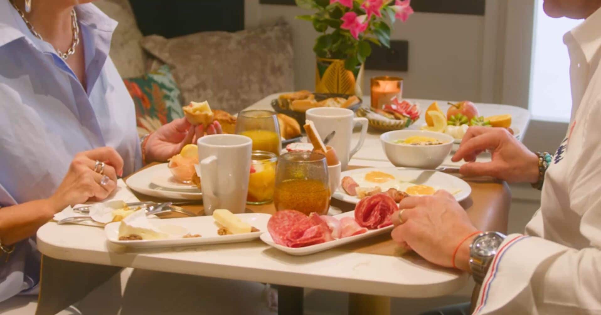 daily buffet breakfast (eur 18.90 per person)