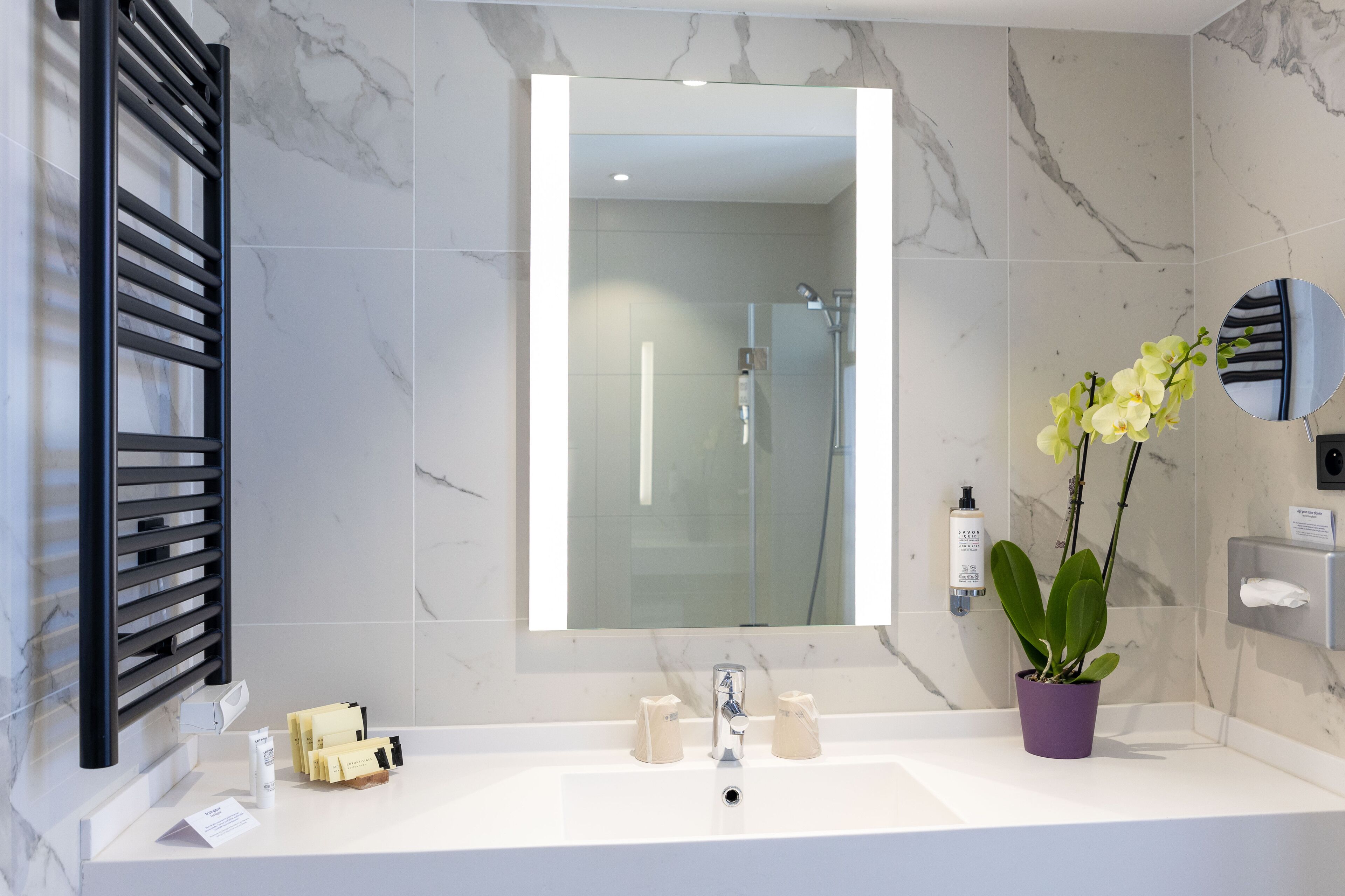 comfort room, 1 king bed, non smoking | bathroom | hair dryer, slippers, towels, soap