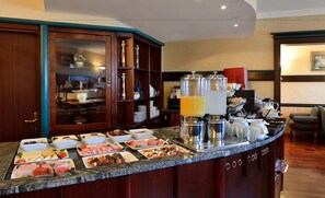 Daily full breakfast (HUF 3560 per person)