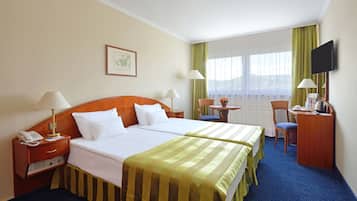 1 bedroom, hypo-allergenic bedding, down comforters, in-room safe