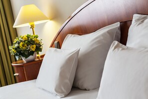 Hypo-allergenic bedding, down comforters, in-room safe, desk - Danubius Hotel Flamenco (Budapest)