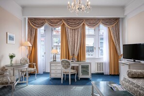 1 bedroom, minibar, in-room safe, desk