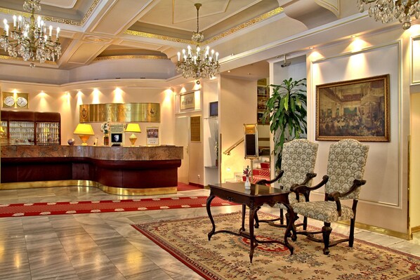 Lobby-Lounge