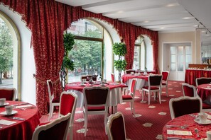 Daily buffet breakfast for a fee - Ambassador Zlatá husa (Prague)
