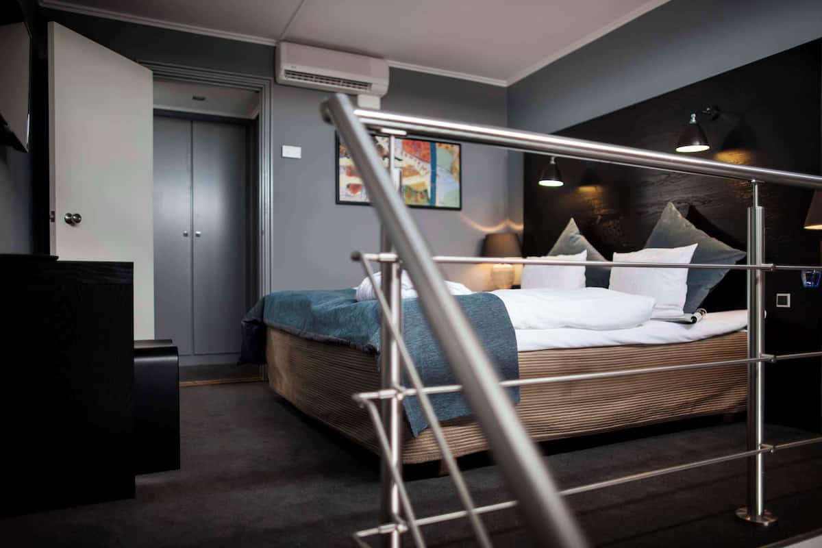 Superior Oda, 1 En Büyük (King) Boy Yatak (Plus) | Odada kasa, ücretsiz kablosuz İnternet, çarşaf takımı