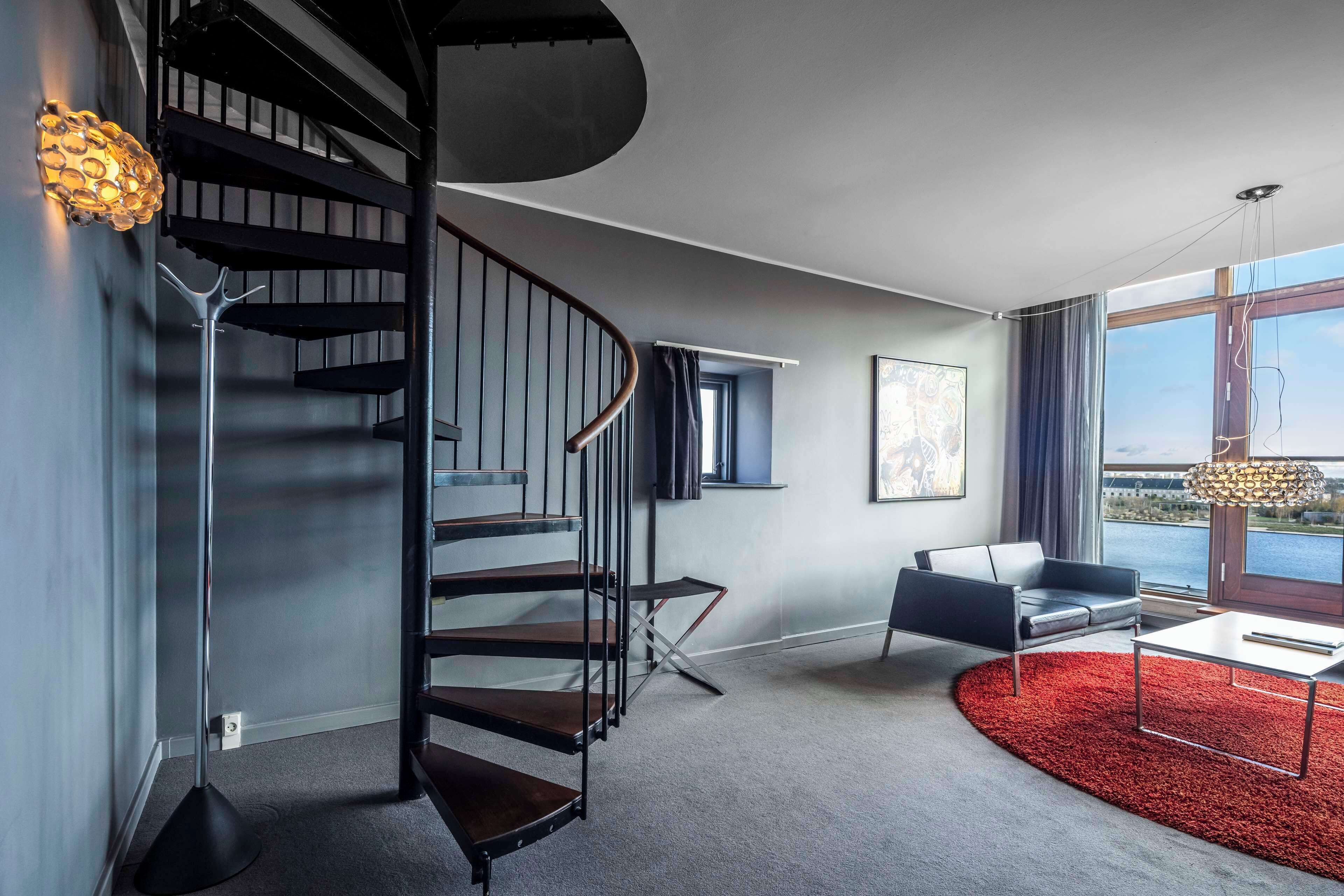 suite (harbour) | in-room safe, free wifi, bed sheets