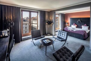 Junior Suite | In-room safe, free WiFi, bed sheets