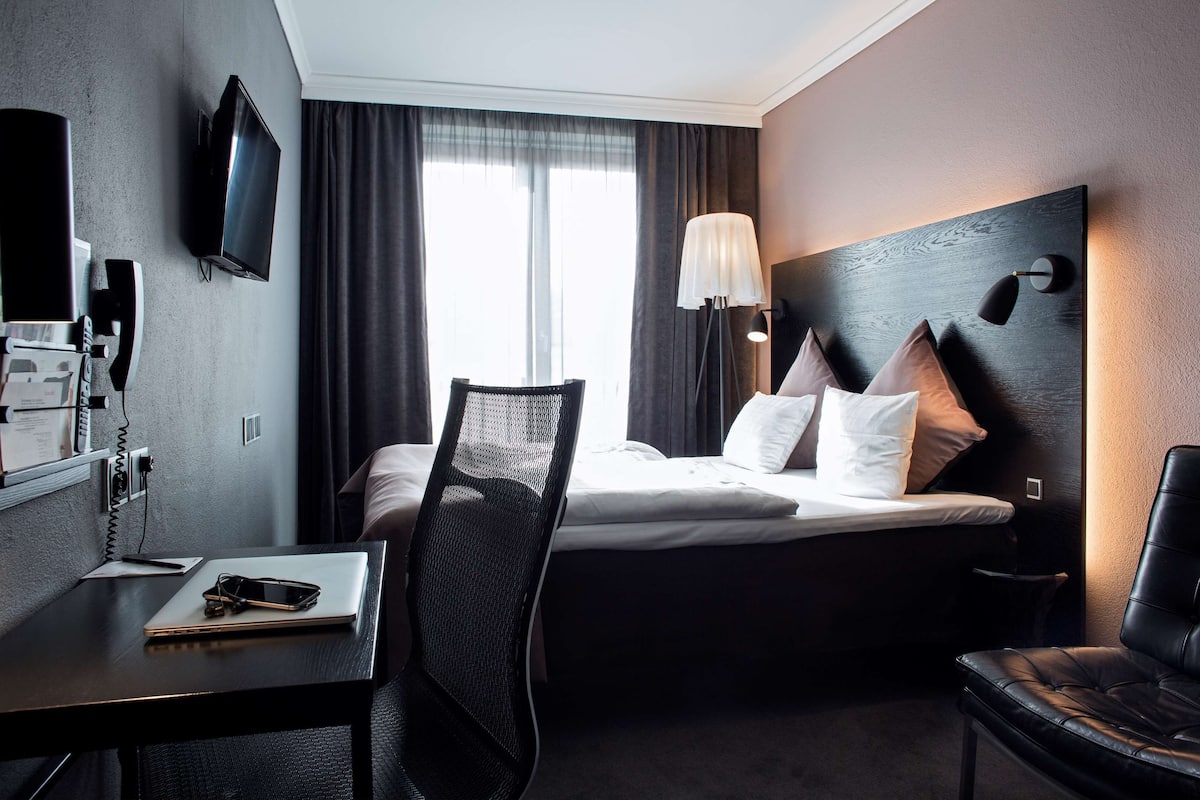 Economy Tek Büyük Yataklı Oda, 1 Büyük (Queen) Boy Yatak | Odada kasa, ücretsiz kablosuz İnternet, çarşaf takımı