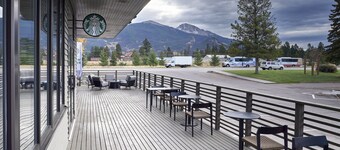 Marmot Lodge