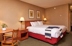 Standard Room, 1 King Bed | Iron/ironing board, free WiFi, bed sheets - Marmot Lodge (Jasper)