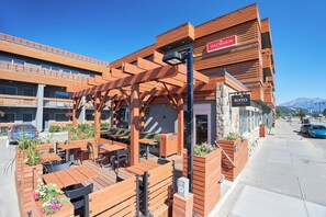 Déjeuner, souper et brunch servis sur place