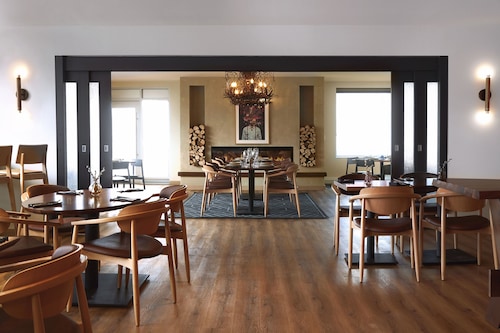 贾斯珀赤红酒店