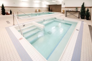 Piscine intérieure