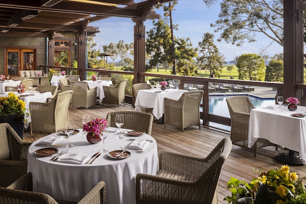 2 restaurants; breakfast, lunch, and dinner served