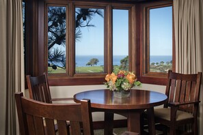 套房 (Makinson) | 客房内用餐