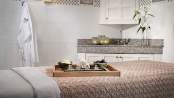 Couples treatment rooms, sauna, hot tub, steam room, body treatments